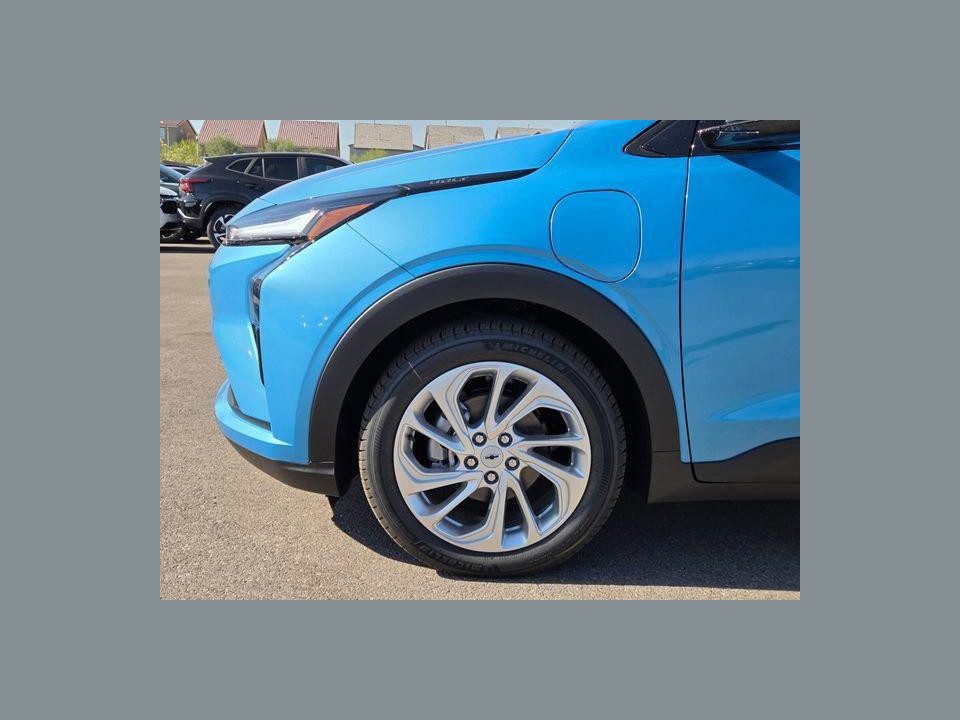 2027 Chevrolet Bolt LT FWD