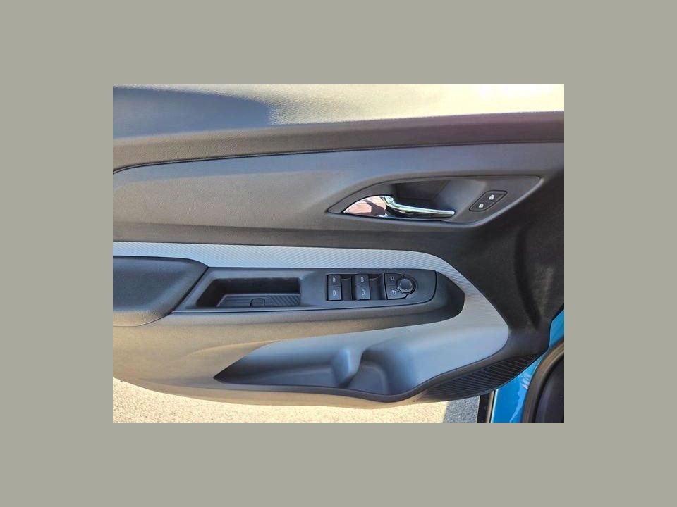 2027 Chevrolet Bolt LT FWD