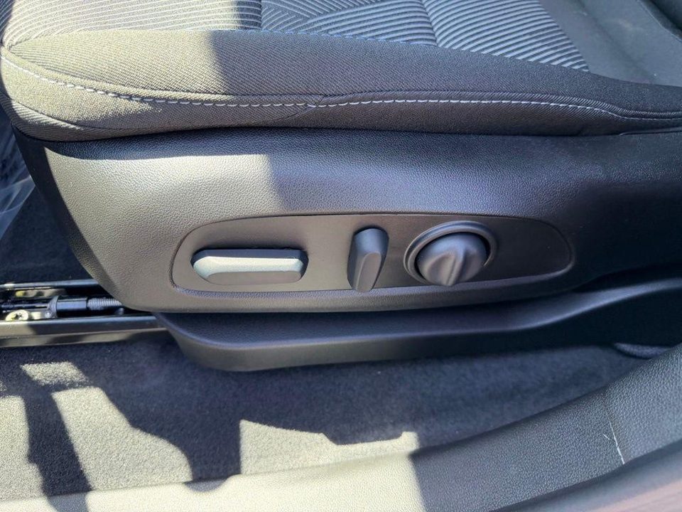 2027 Chevrolet Bolt LT FWD