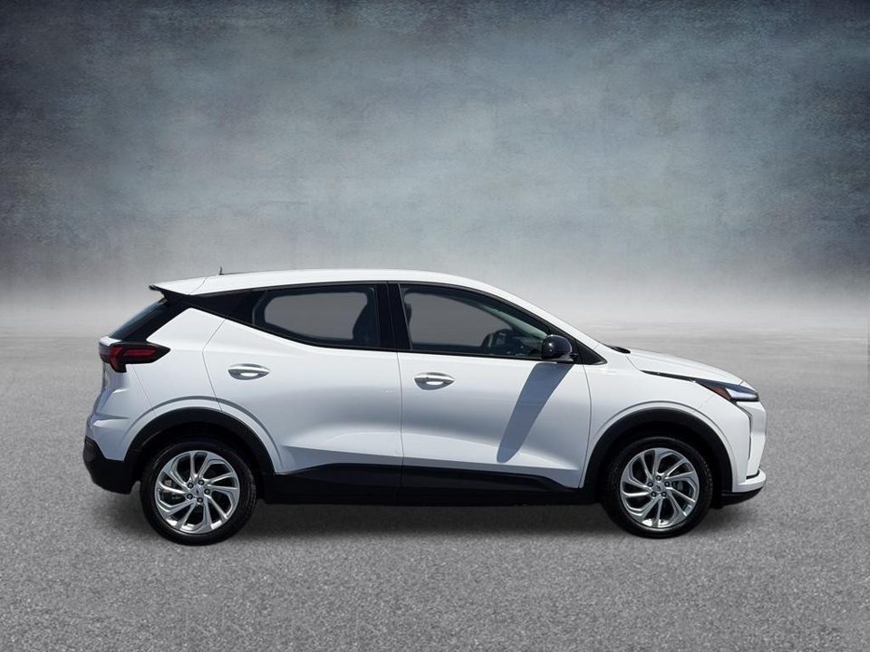 2027 Chevrolet Bolt LT FWD