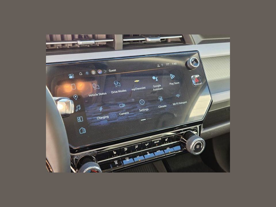 2027 Chevrolet Bolt LT FWD