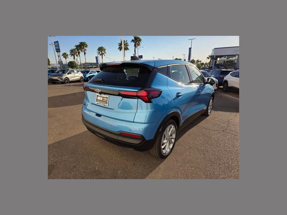 2027 Chevrolet Bolt LT FWD