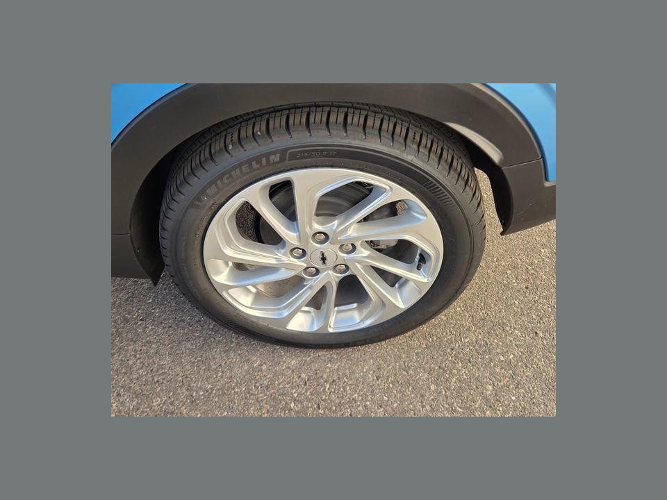 2027 Chevrolet Bolt LT FWD