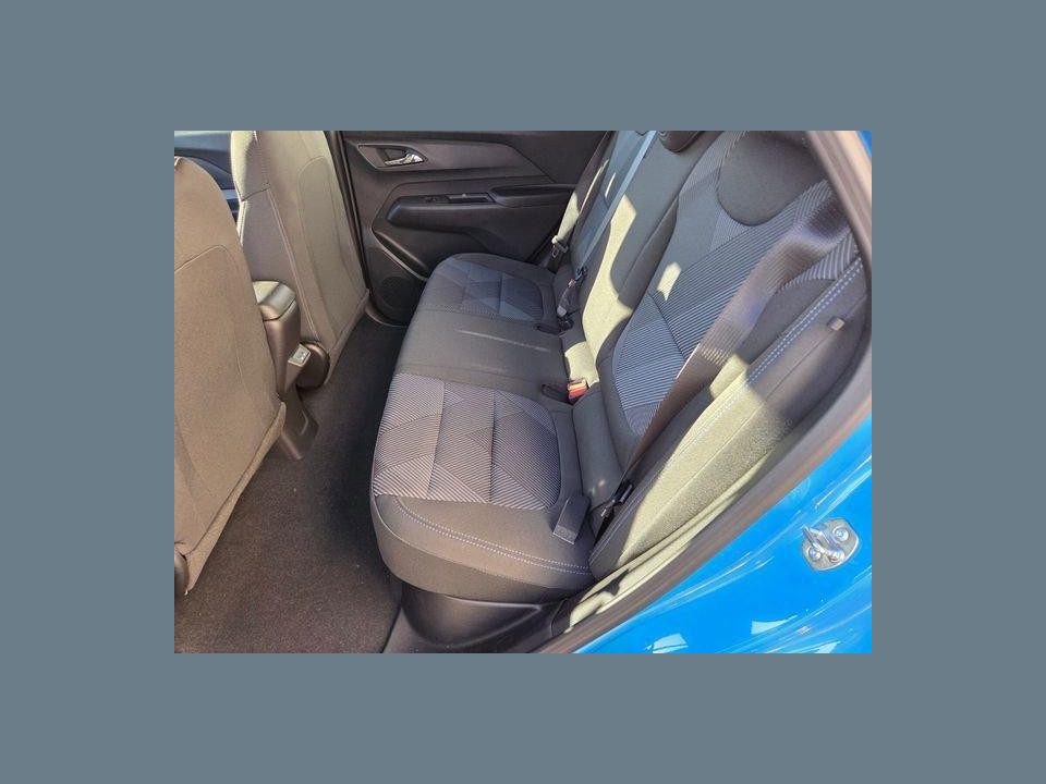 2027 Chevrolet Bolt LT FWD