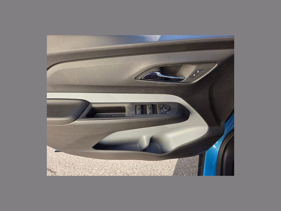 2027 Chevrolet Bolt LT FWD