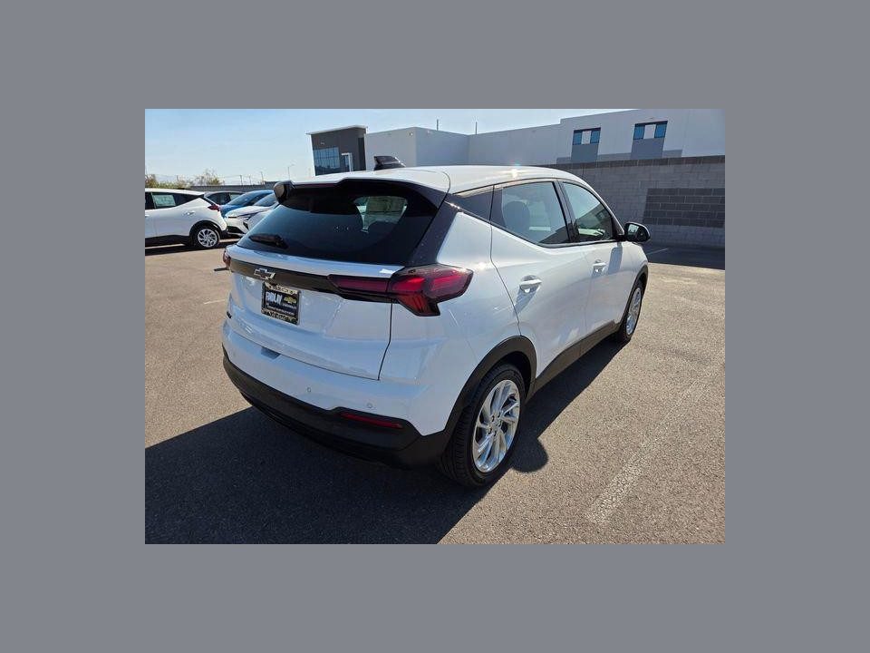 2027 Chevrolet Bolt LT FWD