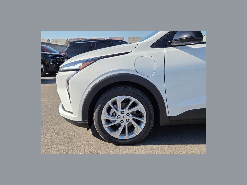 2027 Chevrolet Bolt LT FWD