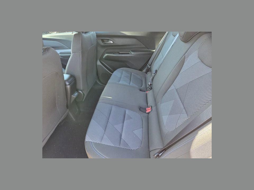 2027 Chevrolet Bolt LT FWD
