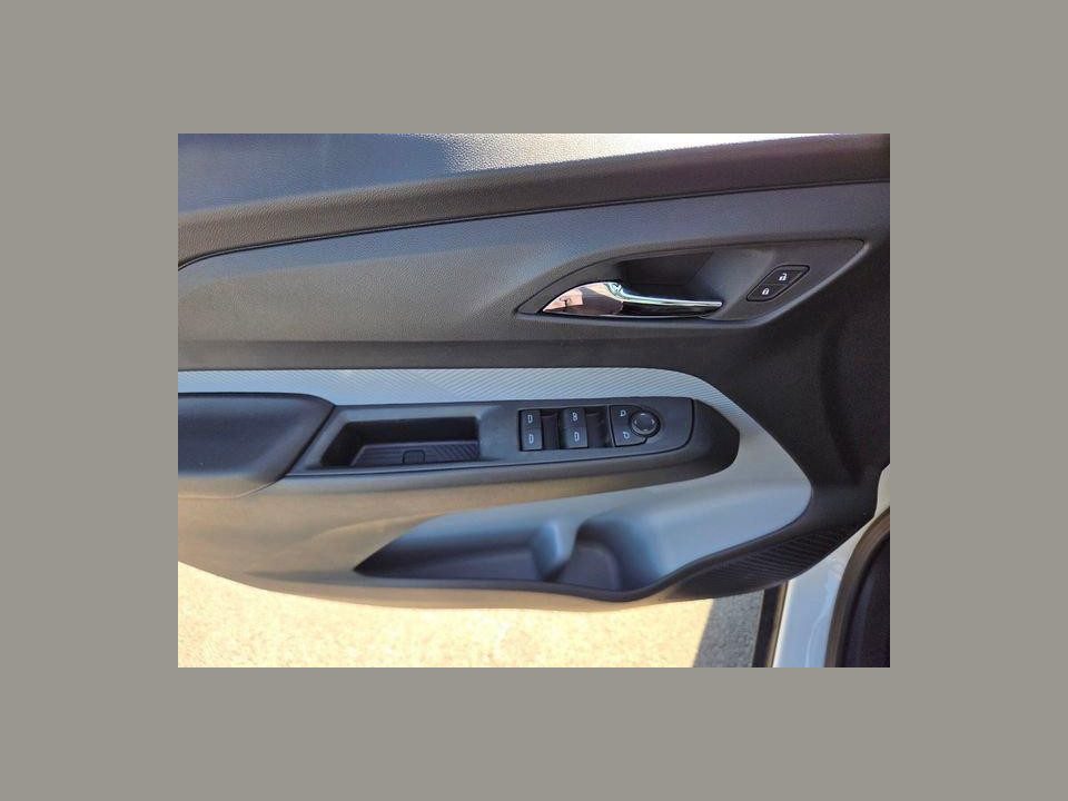 2027 Chevrolet Bolt LT FWD