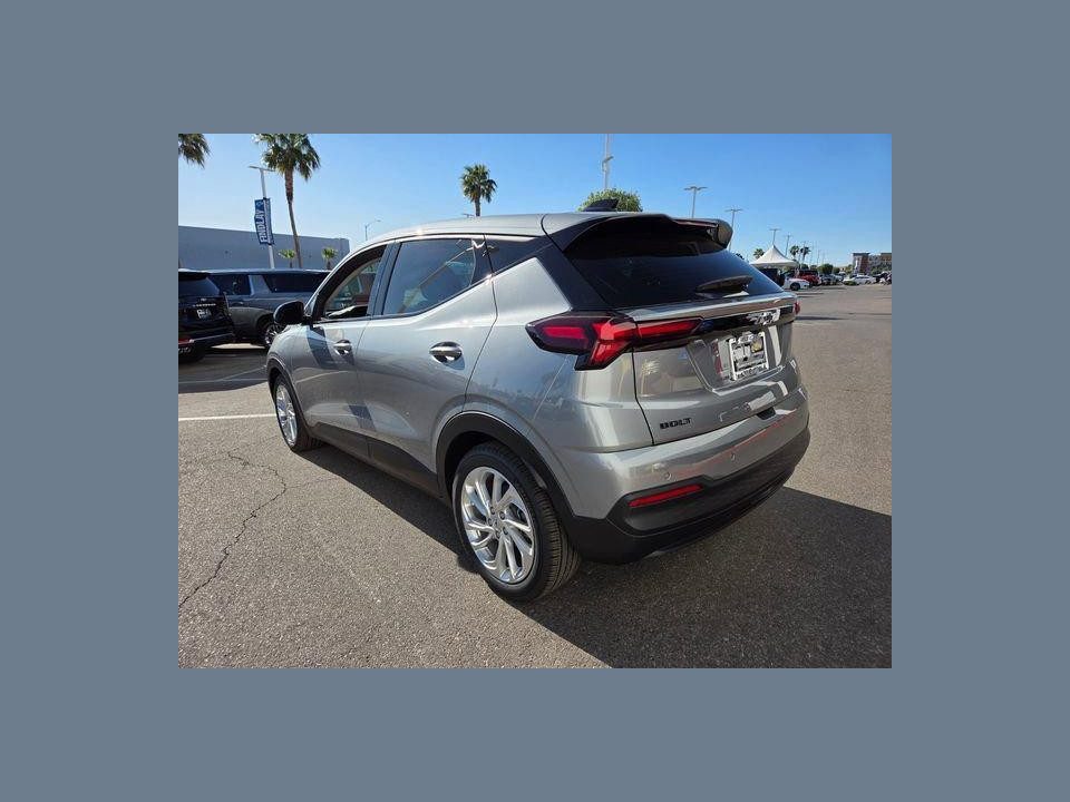 2027 Chevrolet Bolt LT FWD