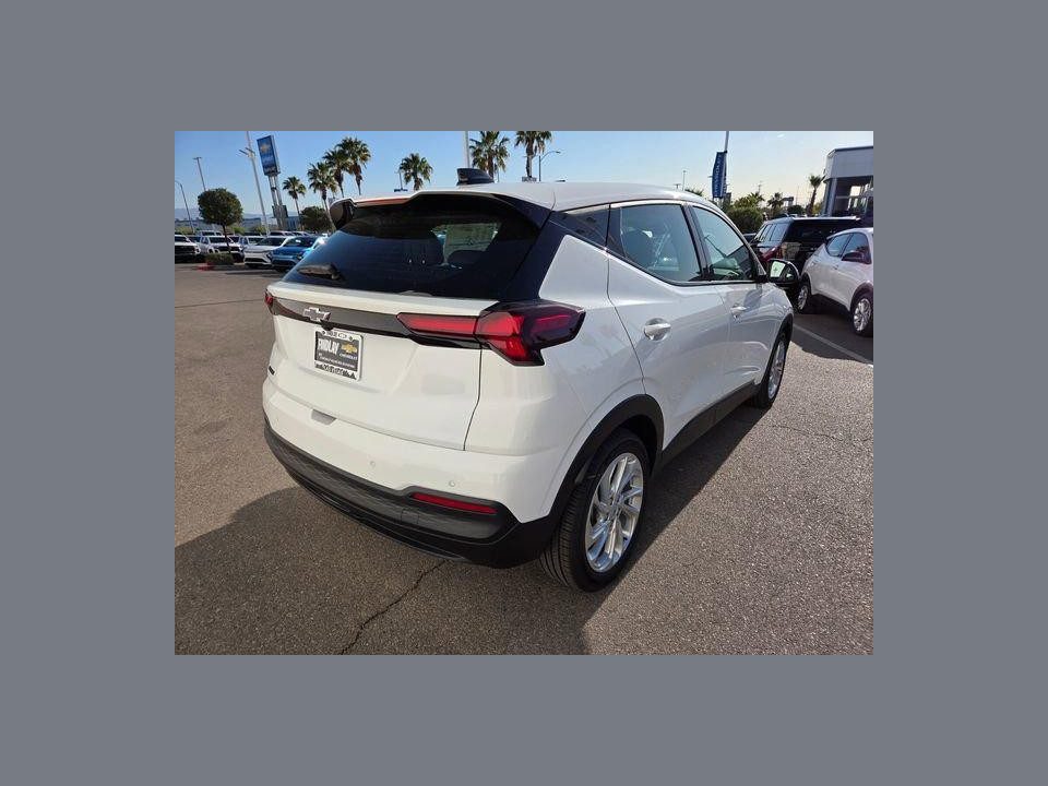 2027 Chevrolet Bolt LT FWD