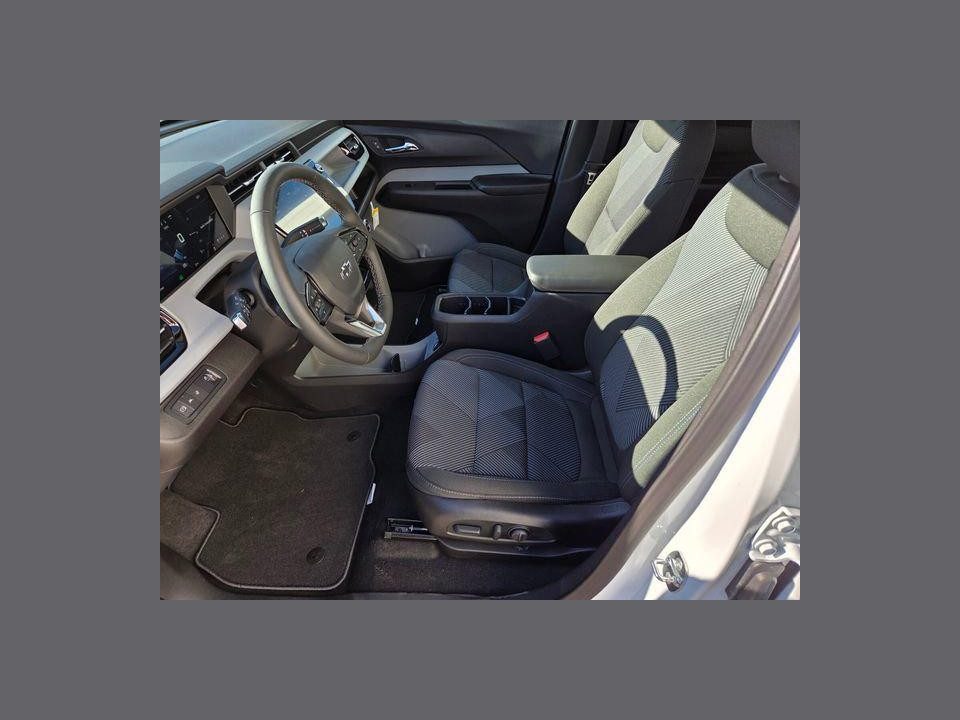 2027 Chevrolet Bolt LT FWD