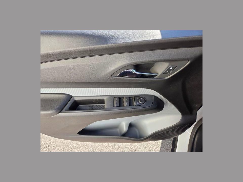 2027 Chevrolet Bolt LT FWD