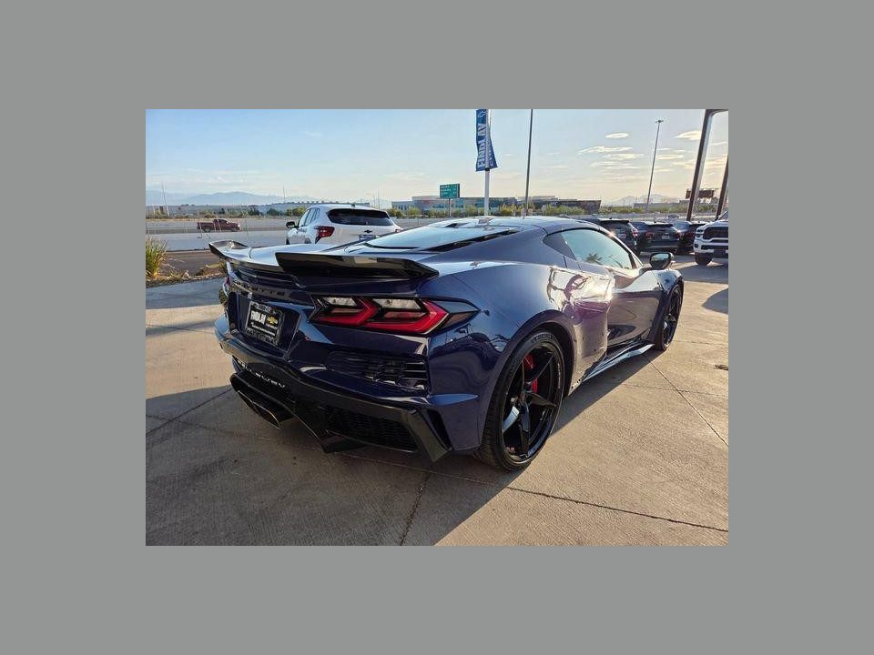 2025 Chevrolet CORVETTE E-RAY RWD Coupe 2LZ
