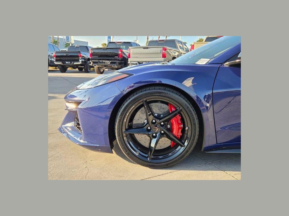 2025 Chevrolet CORVETTE E-RAY RWD Coupe 2LZ