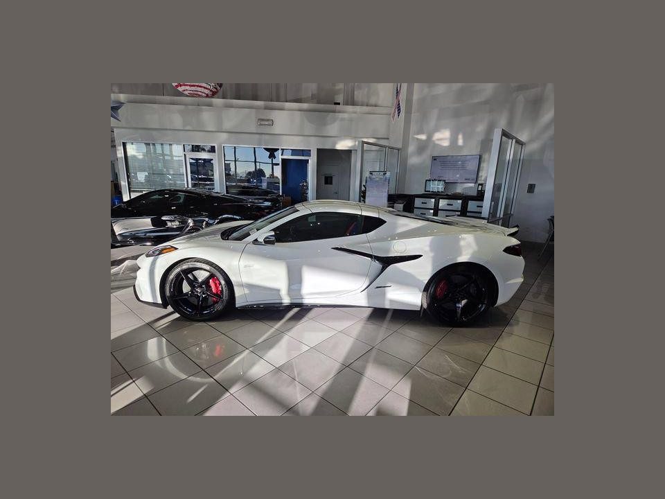 2026 Chevrolet CORVETTE E-RAY Coupe, 3LZ, RWD