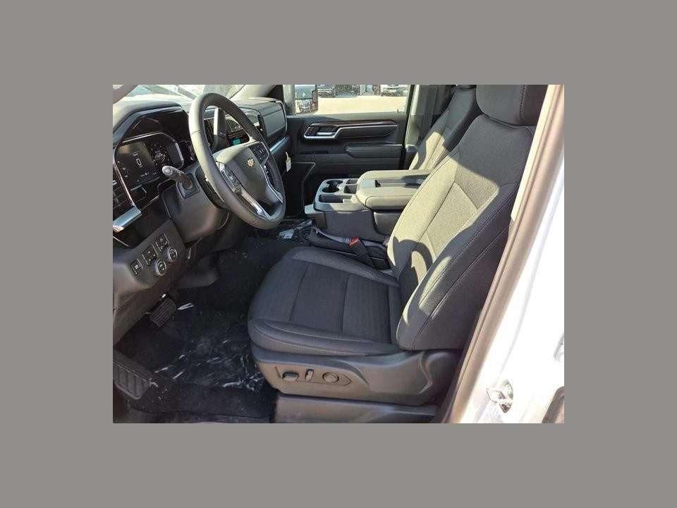 2026 Chevrolet Silverado 3500 HD Crew Cab, Long Bed, LT Dual Rear Wheel, RWD
