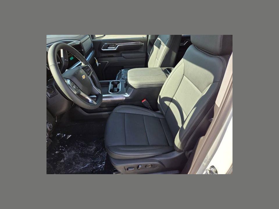 2026 Chevrolet Silverado 3500 HD Crew Cab, Long Bed, LTZ Dual Rear Wheel, RWD