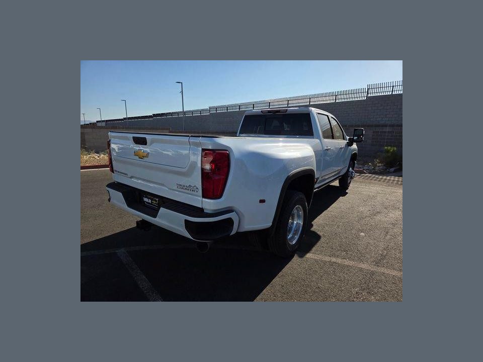 2026 Chevrolet Silverado 3500 HD Crew Cab, Long Bed, High Country Dual Rear Wheel, RWD