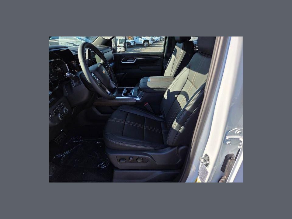 2026 Chevrolet Silverado 3500 HD Crew Cab, Long Bed, High Country Dual Rear Wheel, RWD