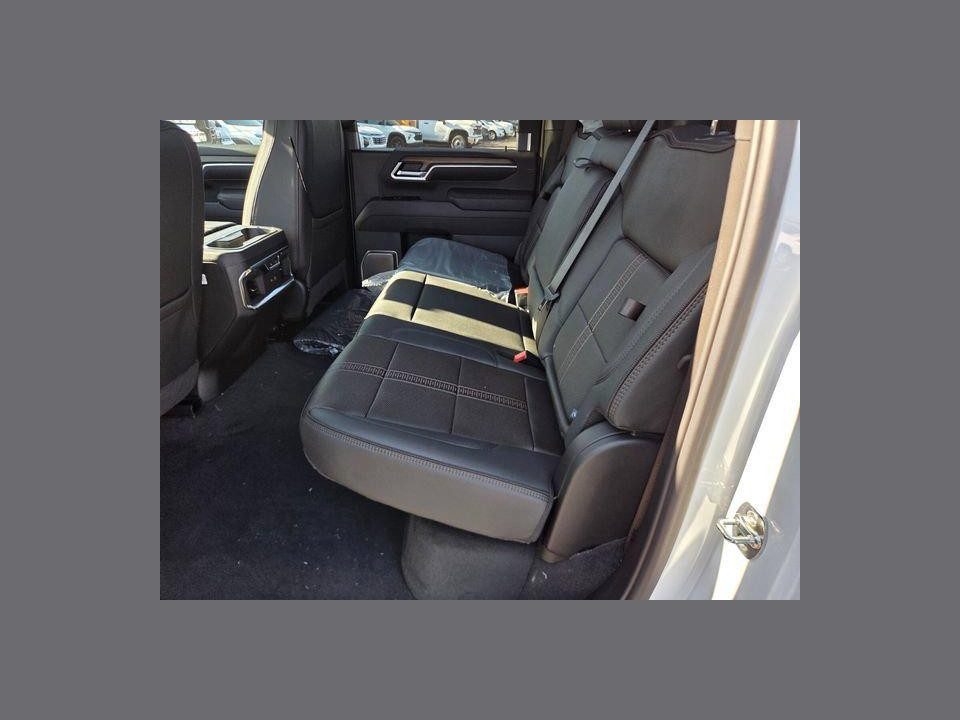 2026 Chevrolet Silverado 3500 HD Crew Cab, Long Bed, High Country Dual Rear Wheel, RWD