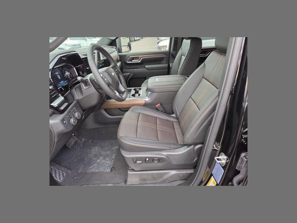 2026 Chevrolet Silverado 3500 HD Crew Cab, Long Bed, High Country Dual Rear Wheel, RWD