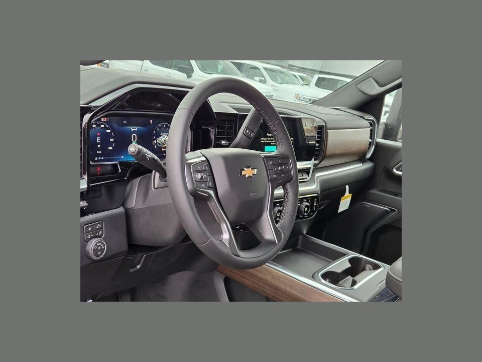 2026 Chevrolet Silverado 3500 HD Crew Cab, Long Bed, High Country Dual Rear Wheel, RWD