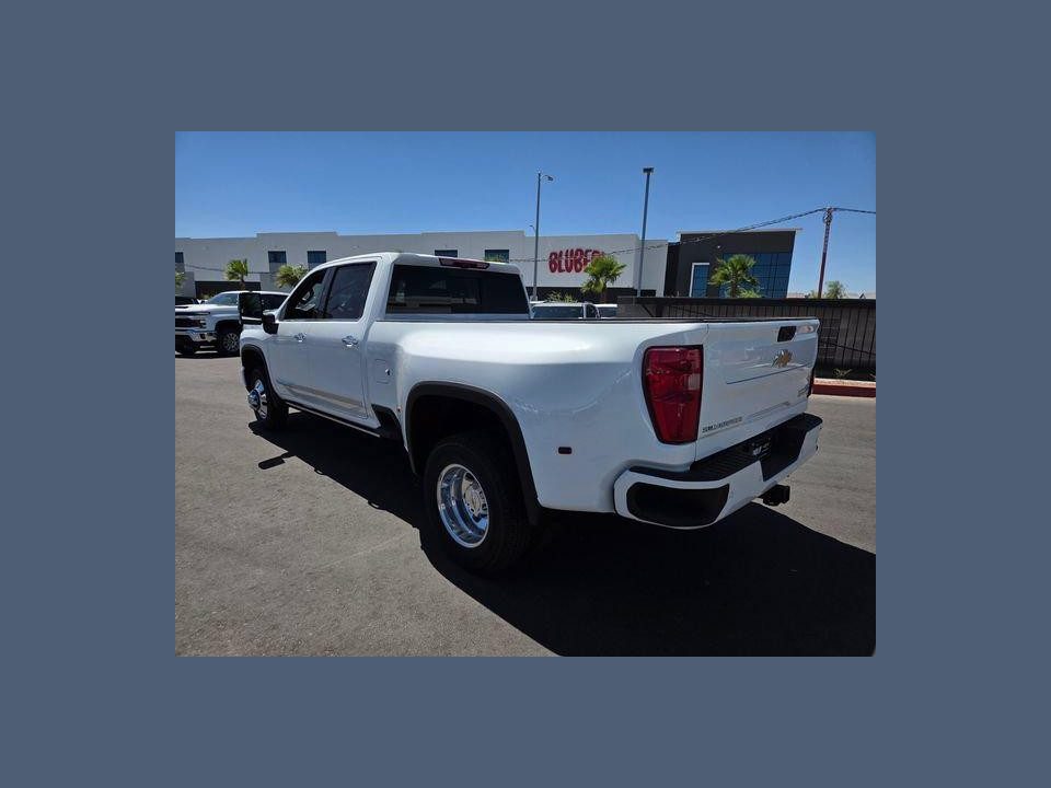 2026 Chevrolet Silverado 3500 HD Crew Cab, Long Bed, High Country Dual Rear Wheel, RWD