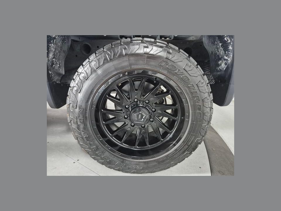 2022 Chevrolet Silverado 2500HD 4WD Crew Cab Standard Bed Custom