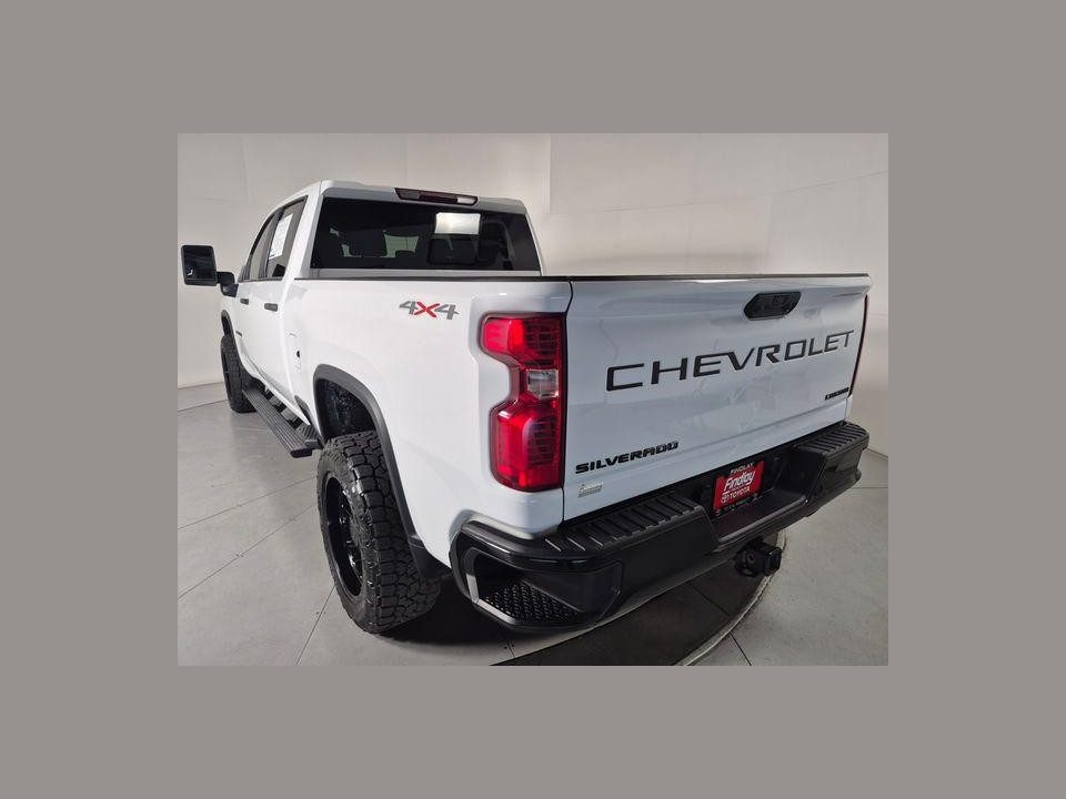 2022 Chevrolet Silverado 2500HD 4WD Crew Cab Standard Bed Custom