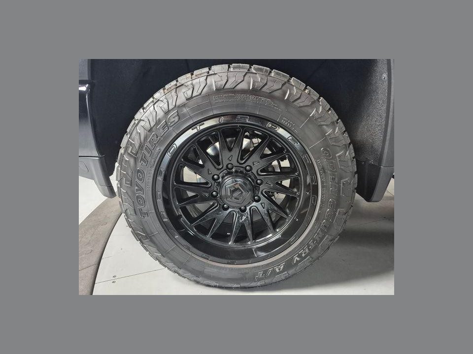 2022 Chevrolet Silverado 2500HD 4WD Crew Cab Standard Bed Custom