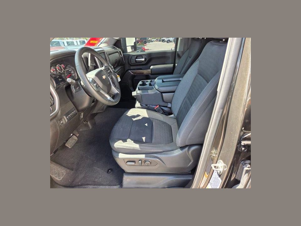 2023 Chevrolet Silverado 3500HD 4WD Crew Cab Long Bed LT