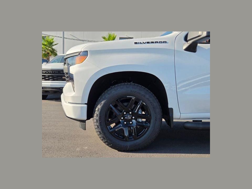 2026 Chevrolet Silverado 1500 2WD Crew Cab Short Bed Custom