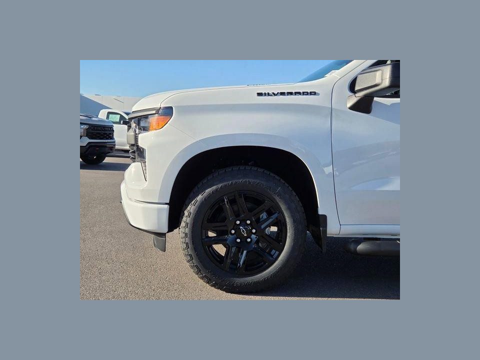 2026 Chevrolet Silverado 1500 2WD Crew Cab Short Bed Custom
