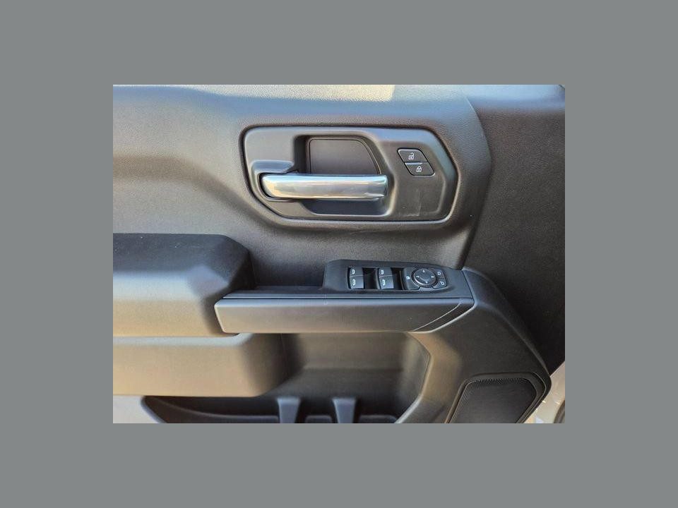 2026 Chevrolet Silverado 1500 2WD Crew Cab Short Bed Custom