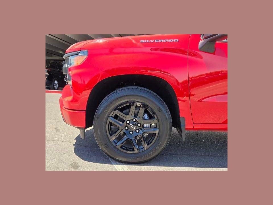 2023 Chevrolet Silverado 1500 2WD Crew Cab Short Bed Custom