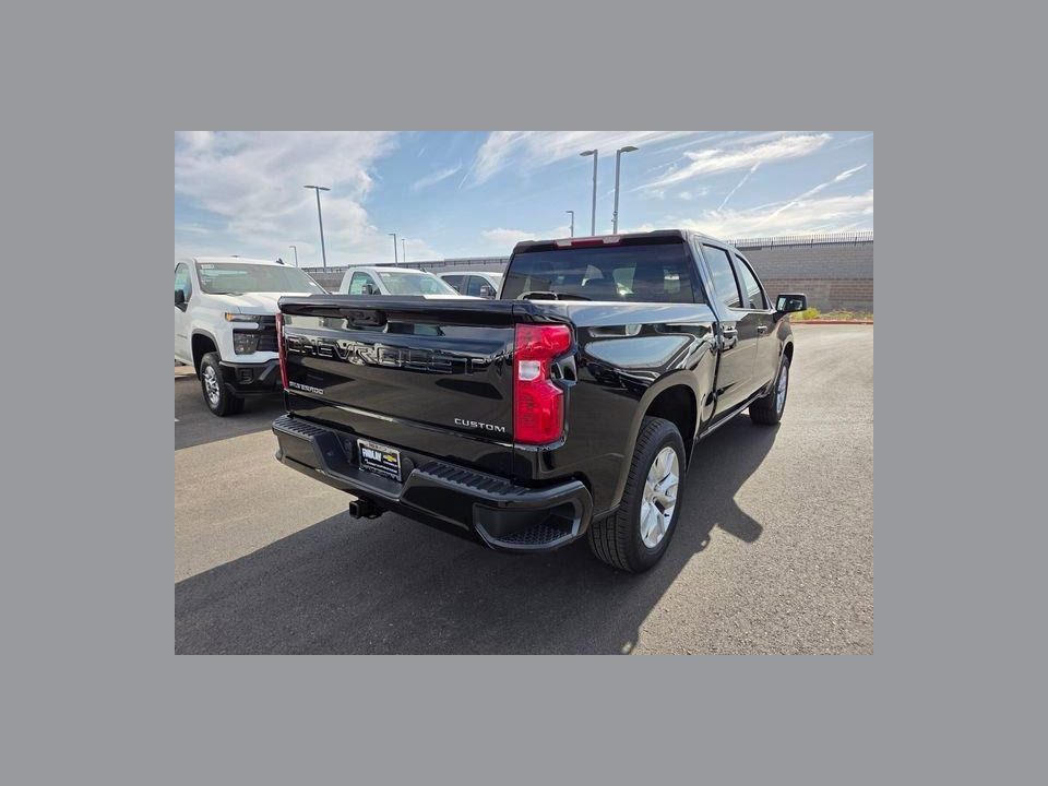 2026 Chevrolet Silverado 1500 2WD Crew Cab Short Bed Custom