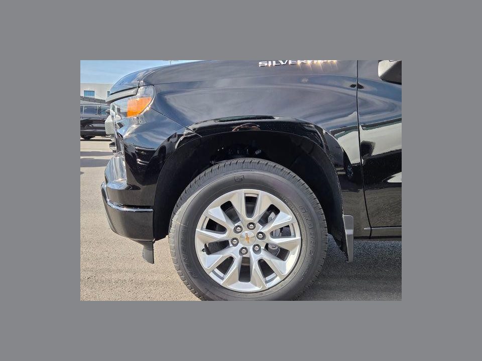 2026 Chevrolet Silverado 1500 2WD Crew Cab Short Bed Custom