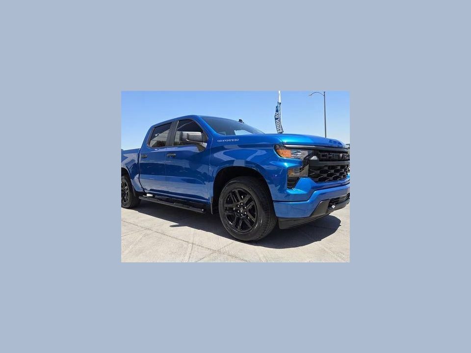 2023 Chevrolet Silverado 1500 2WD Crew Cab Short Bed Custom