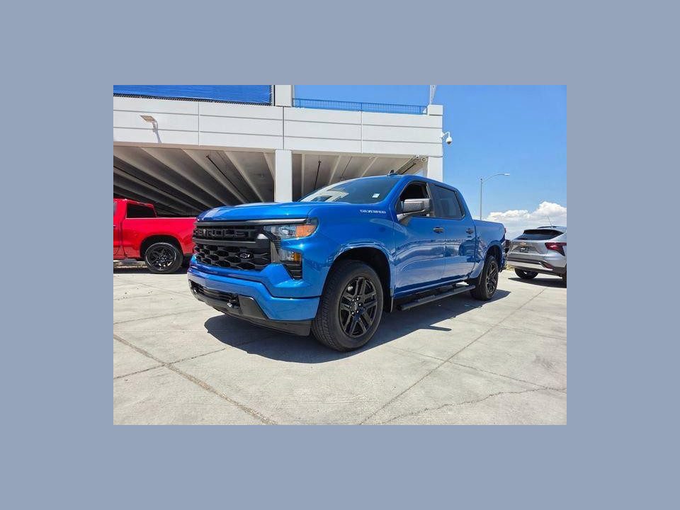 2023 Chevrolet Silverado 1500 2WD Crew Cab Short Bed Custom