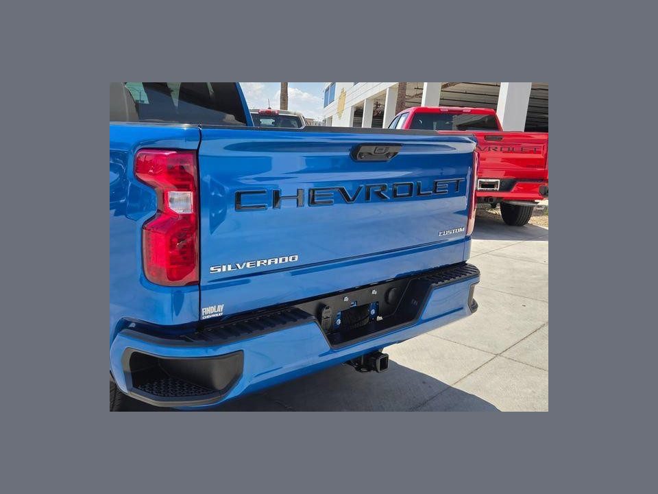 2023 Chevrolet Silverado 1500 2WD Crew Cab Short Bed Custom