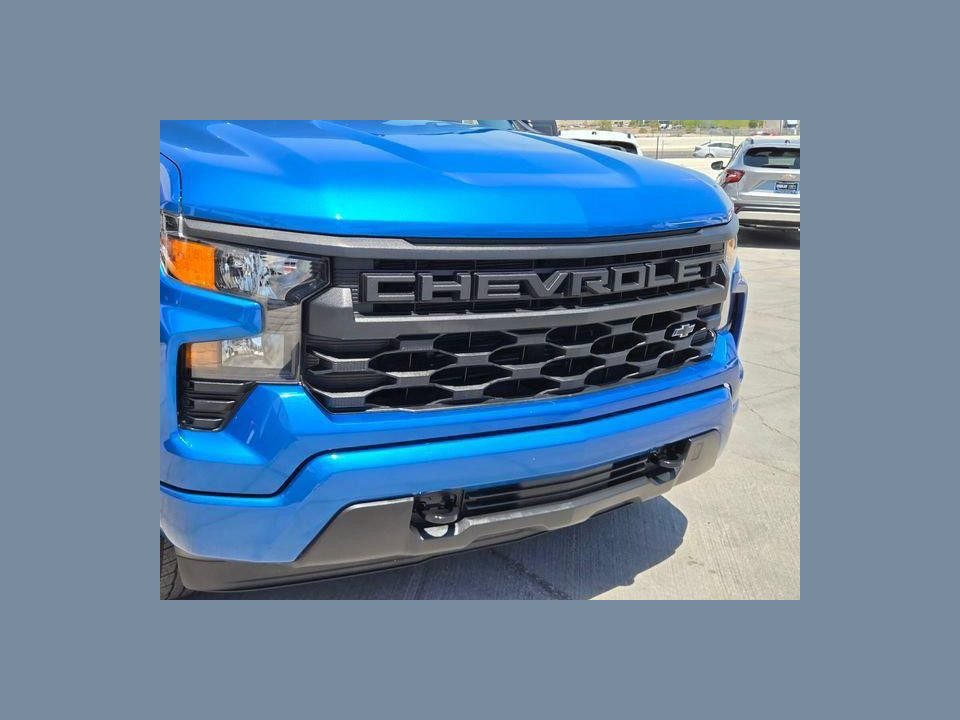 2023 Chevrolet Silverado 1500 2WD Crew Cab Short Bed Custom