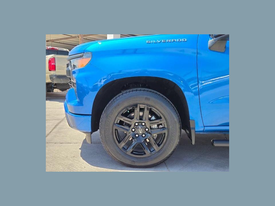 2023 Chevrolet Silverado 1500 2WD Crew Cab Short Bed Custom