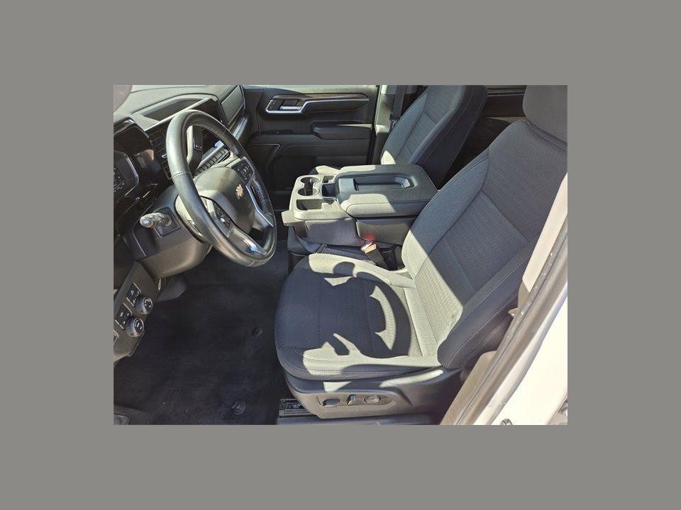 2023 Chevrolet Silverado 1500 4WD Crew Cab Standard Bed LT