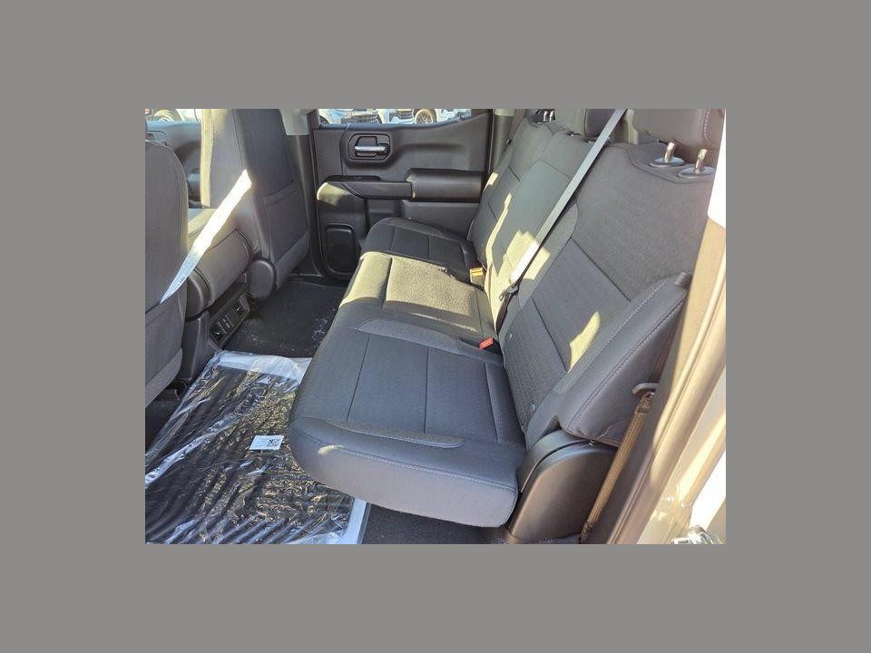 2026 Chevrolet Silverado 1500 4WD Crew Cab Short Bed Custom