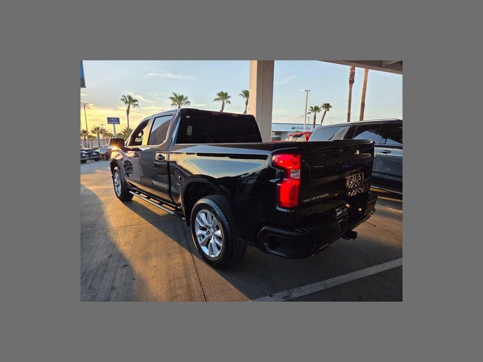 2020 Chevrolet Silverado 1500 2WD Crew Cab Short Bed Custom