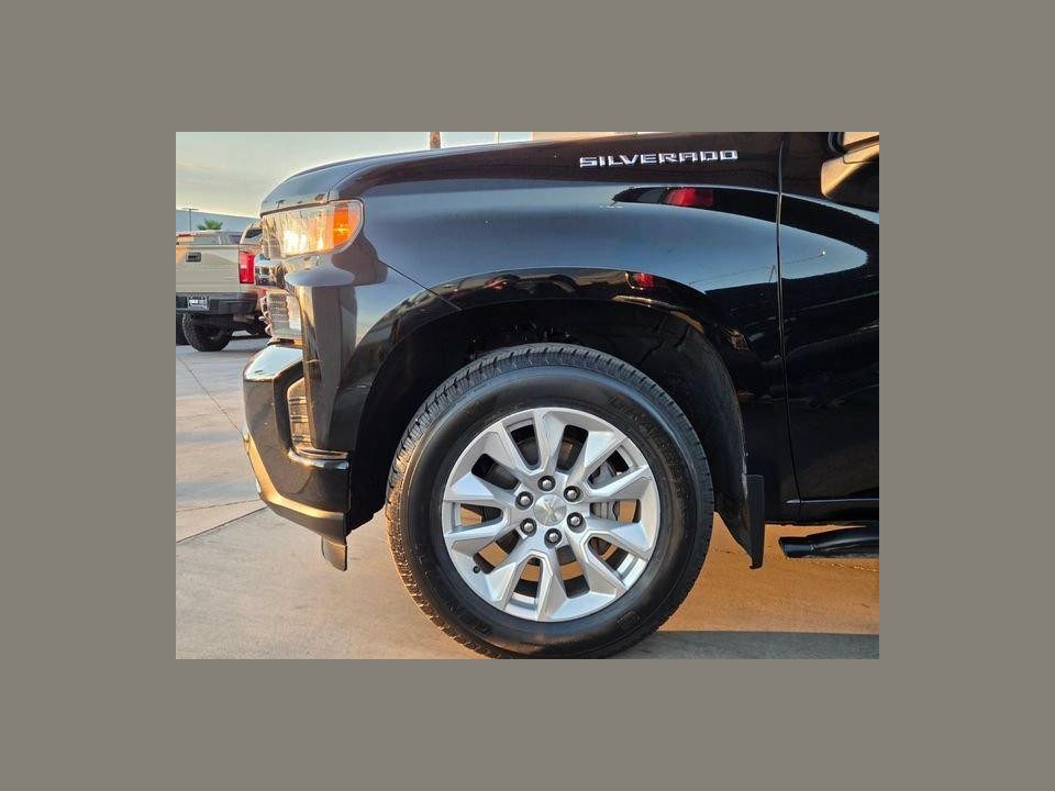2020 Chevrolet Silverado 1500 2WD Crew Cab Short Bed Custom