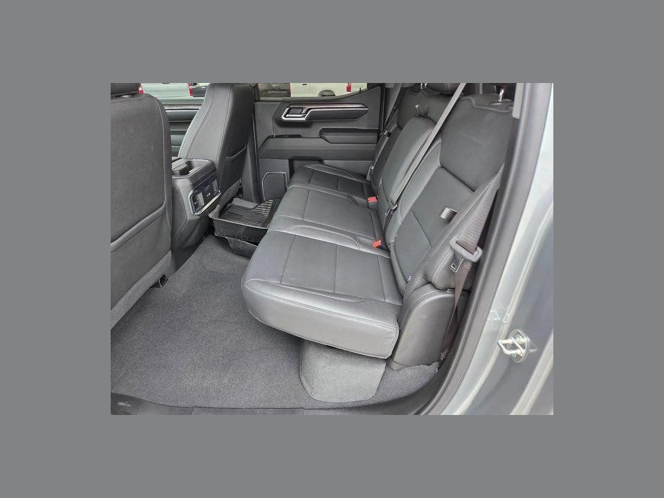 2023 Chevrolet Silverado 1500 4WD Crew Cab Short Bed LTZ