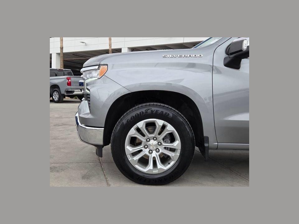 2023 Chevrolet Silverado 1500 4WD Crew Cab Short Bed LTZ