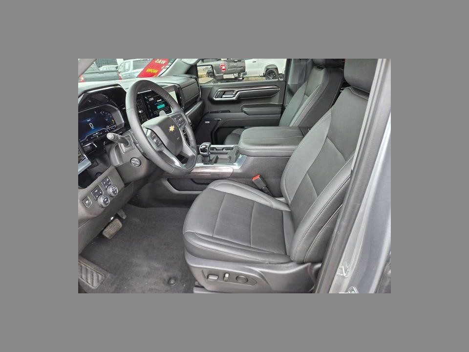 2023 Chevrolet Silverado 1500 4WD Crew Cab Short Bed LTZ